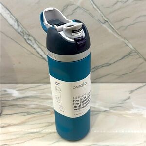 Owala FreeSip Stainless Steel Water Bottle with Straw 24 oz Blue Oasis. NWT